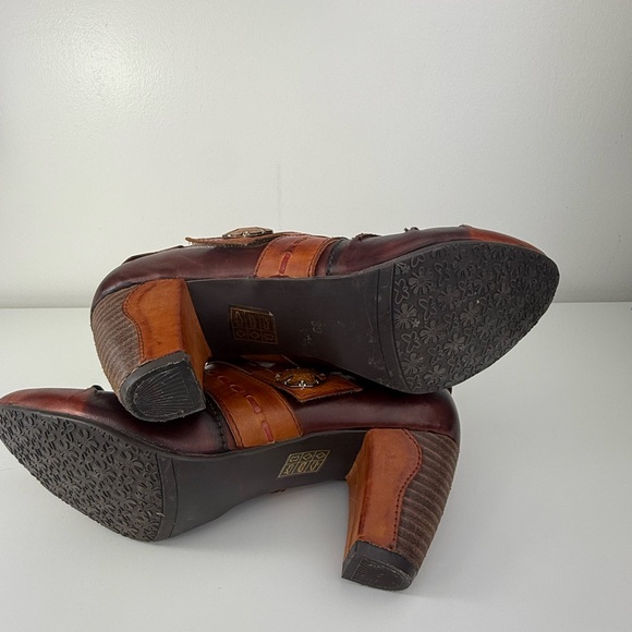 Spring Step Multicolor Heeled Boots - Picture 5 of 8